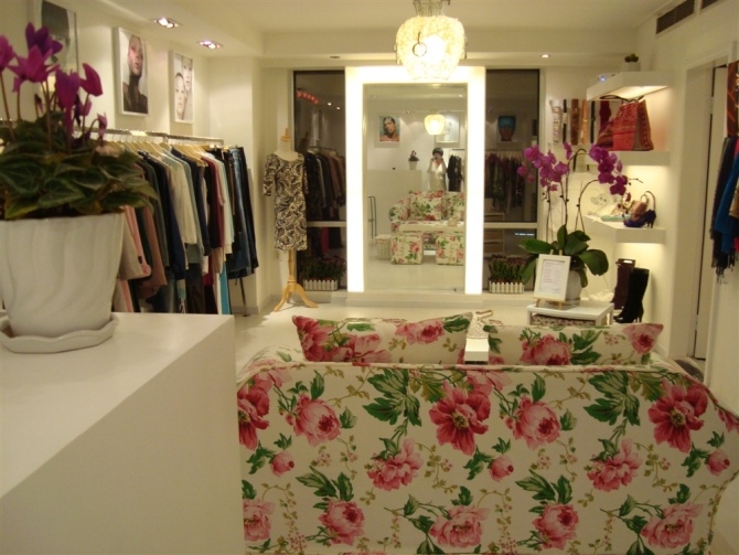 15平方服装店装修_15平服装店装修_10平方服